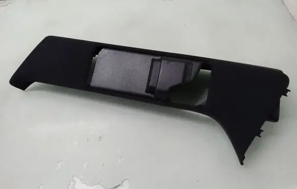 Mercedes-Benz E W210 (D)pillar trim (top) 2106921622