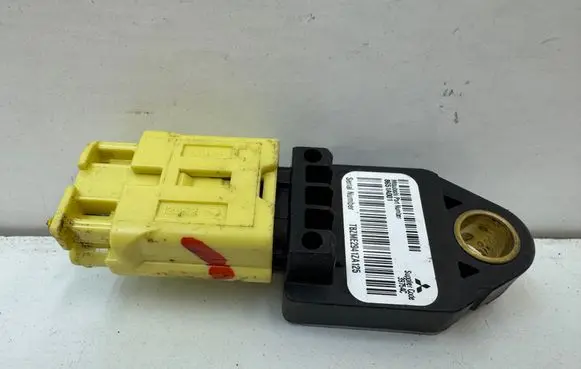 Mitsubishi Outlander Airbag deployment crash/impact sensor 8651A001