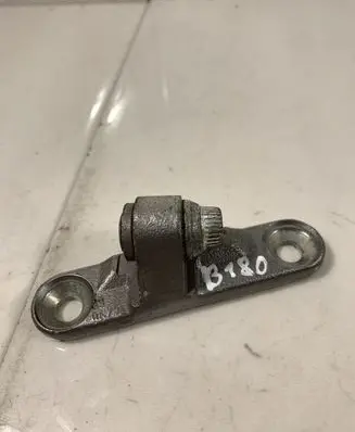 Mercedes-Benz B W245 Front door lower hinge 
