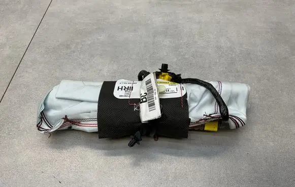 Ford Kuga II Seat airbag CV44611D10AC