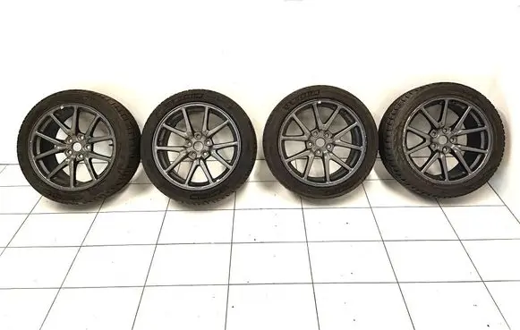 Tesla Model 3 R12 alloy rim 1044221-00-B