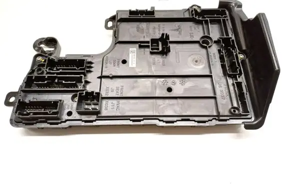 Tesla Model 3 Comfort/convenience module 1567455-00-B