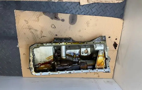 BMW 3 E92 E93 Oil sump 7385432
