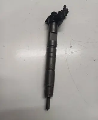 Toyota Auris 150 Fuel injector 2367033060