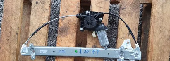 Hyundai i10 Front door window regulator with motor 82402B4110