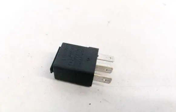 Opel Corsa D Other relay 24435922 70220