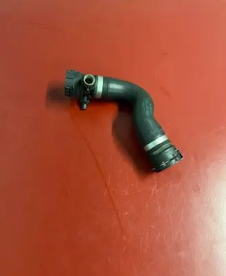 BMW X3 F25 Engine coolant pipe/hose 7601847 17127601847 16188010