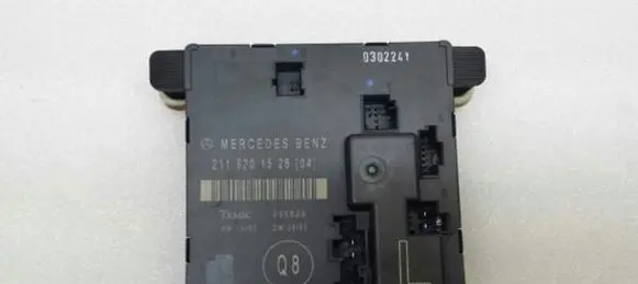 Mercedes-Benz E AMG W211 Door control unit/module A2118201526