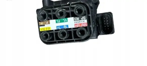 Mercedes-Benz E W212 Air suspension valve block A2123200358