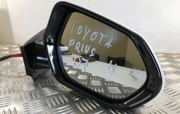 Toyota Prius (XW50) Front door electric wing mirror E4044690
