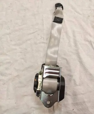 Volvo S60 Middle seatbelt (rear) 31462769 2806110040 642983000D