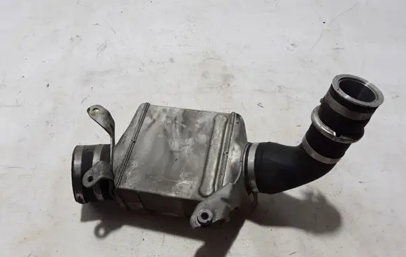 BMW 5 F10 F11 Intercooler radiator 7575405