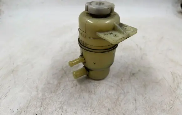 Mitsubishi Lancer X Power steering fluid tank/reservoir PA6GF15