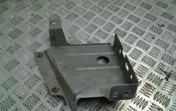 Renault Master III Fender mounting bracket 631236296R
