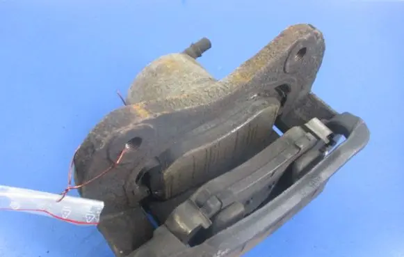 KIA Sportage Front brake caliper