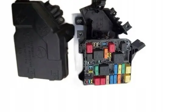Alfa Romeo Giulietta Fuse module 50532513