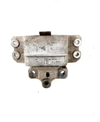 Volkswagen PASSAT B7 Engine mount bracket 3C0199555