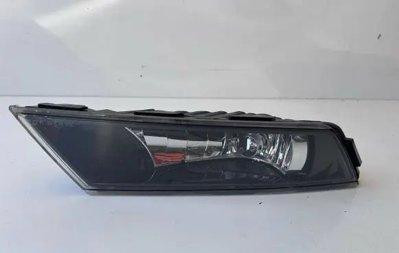 Skoda Superb B8 (3V) Front fog light 3V0941699