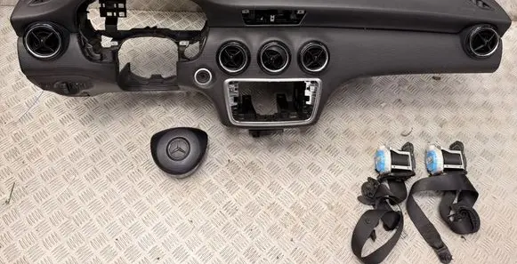 Mercedes-Benz A W176 Dashboard 