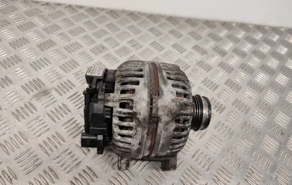 Audi A4 S4 B5 8D Generator/alternator 038903018QX