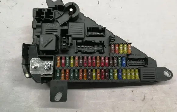 BMW 5 E60 E61 Fuse box set 6906619