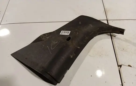 Mercedes-Benz A W169 (C) pillar trim A1696800106