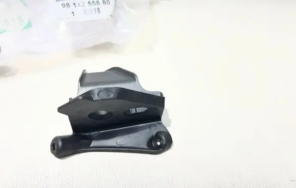 Peugeot 3008 II Headlight/headlamp mounting bracket 9814255880