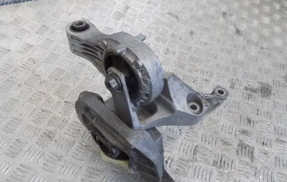 Peugeot 508 II Engine mount vacuum valve 