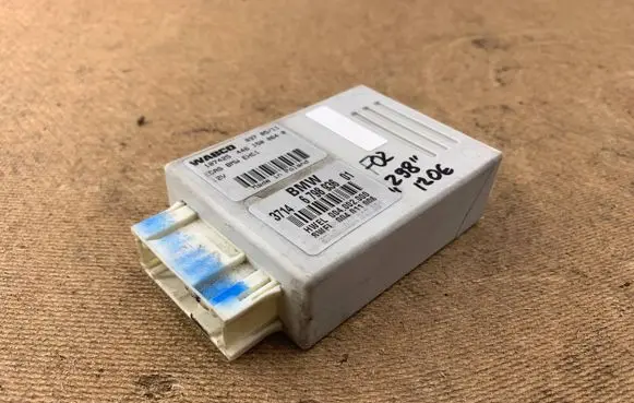 BMW 7 F01 F02 F03 F04 Suspension control unit/module 6798936 37146798936 37146799676