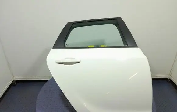 Opel Astra J Rear door