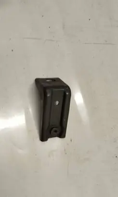 Headlight/headlamp mounting bracket