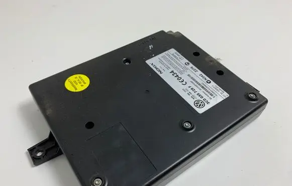 Volkswagen Golf V Phone control unit/module 3C0035729F
