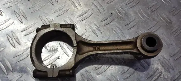 Subaru Legacy Connecting rod/conrod 