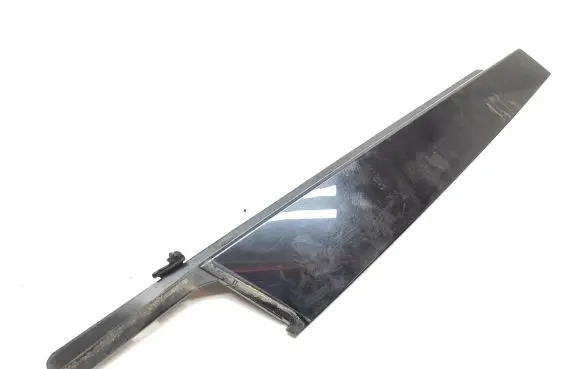 BMW 2 F46 Front door glass trim molding 7316729
