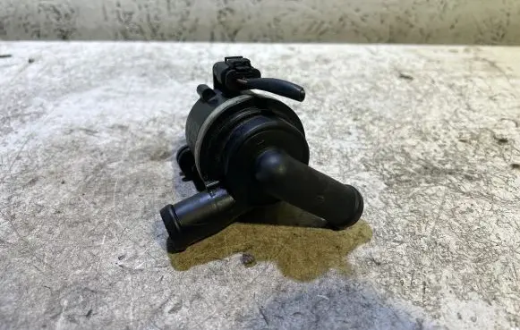Audi A6 S6 C6 4F Electric auxiliary coolant/water pump 03L965561A 271113 094K0349