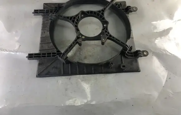 Mitsubishi Pajero Pinin Radiator cooling fan shroud