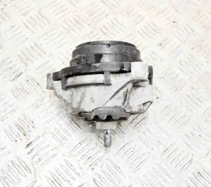 BMW 4 F32 F33 Engine mount bracket 6787658