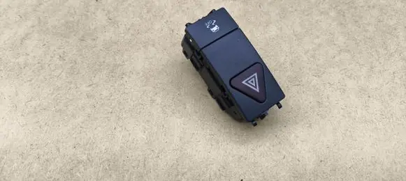Mercedes-Benz E W212 Hazard light switch 2128207210