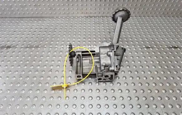 Nissan Note (E11) Oil pump 8200307174
