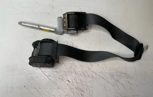 BMW 7 E65 E66 Rear seatbelt 00063774B