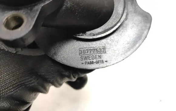 Volvo XC60 Oil filler cap 30777537