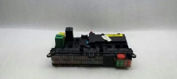 Land Rover Range Rover L322 Fuse module YQE500380