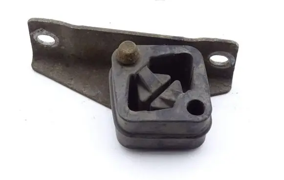 BMW 6 E63 E64 Muffler mount bracket/holder 7508087