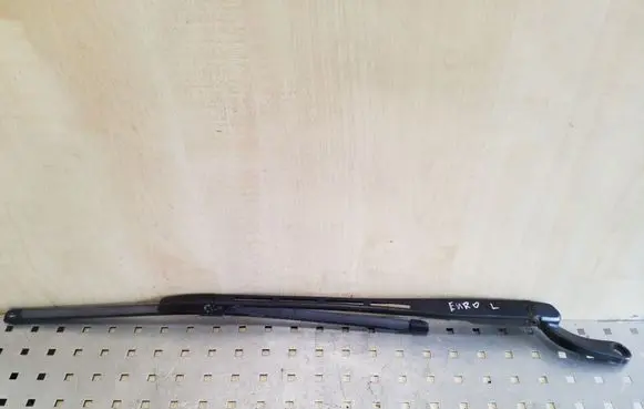 Front wiper blade arm
