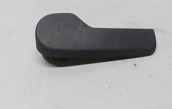Volkswagen PASSAT B6 Engine bonnet (hood) release handle 1J1823533