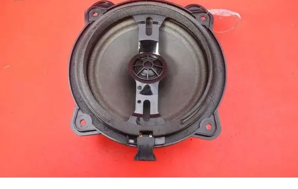 Audi A3 S3 A3 Sportback 8P Subwoofer speaker 8H0035411