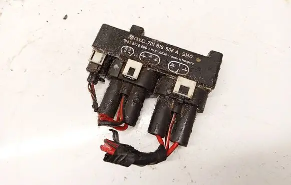 Seat Alhambra (Mk1) Coolant fan relay 701919506a