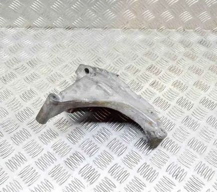 Volkswagen Tiguan Engine mounting bracket 03L199207