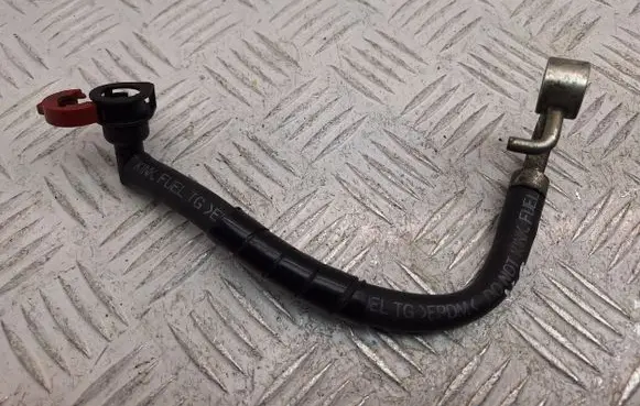 Fuel injector supply line/pipe