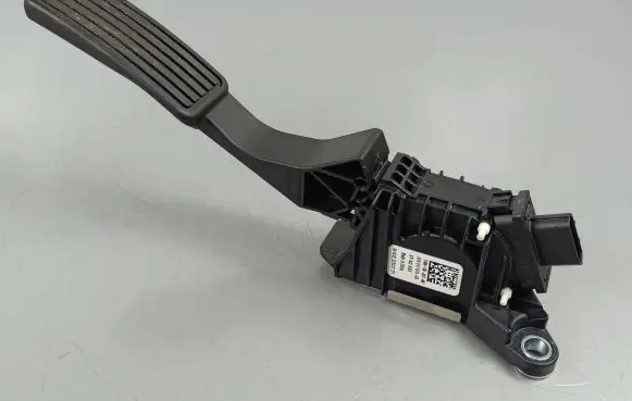 Honda HR-V Accelerator throttle pedal 6PV01167385